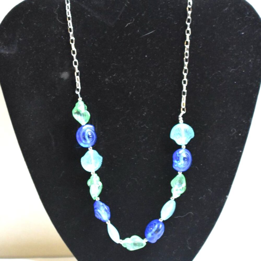 NWT Ocean Themed Blue/Green Acylic Beaded Silver Tone 18" Beachy Necklace